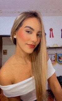 AlinaRose_ avatar