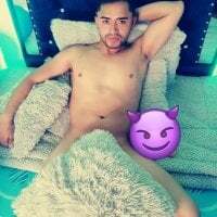 Aron_and_Queen_Annie avatar