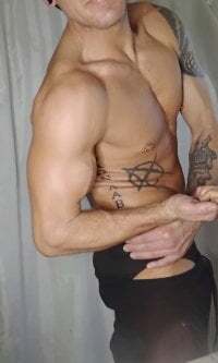 Br0kenKenDoll avatar