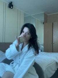 CrimsonBella avatar