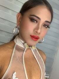 Cristinelicious avatar