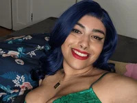 CurvyRae avatar