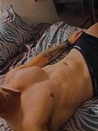 Daddys_SecretCock avatar