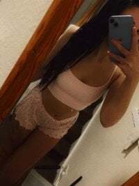 EllaLouiseee avatar