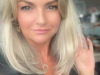 Holly-BlondeMILF44 avatar