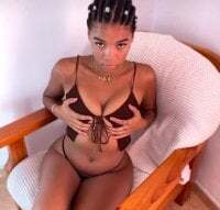 HoneyMaee avatar