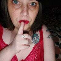 HousewifeMilf_Courtney avatar