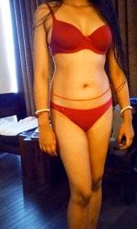 Housewife_99 avatar