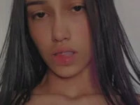 Isaura_Petite avatar