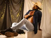 LOGAN_ADAMS27 avatar