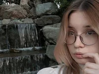 LeahBloom avatar