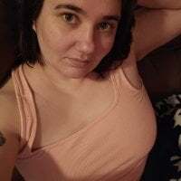 Lonelyhousewife92 avatar