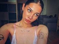 LoraShines avatar