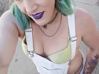 LoveLeeTranny avatar