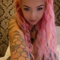 LucyLuxee19 avatar