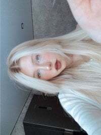 MidnightLily_ avatar