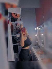 MoonieBarbie avatar