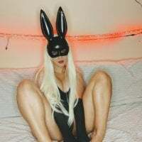 Queen-Bunny avatar