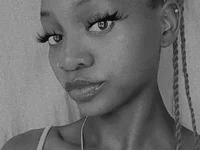 SluttyNaia avatar