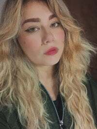 Sweet_Bella_Valery avatar