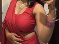 Yazhini-Cam avatar