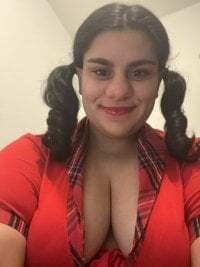 YoungCurvyLeah avatar