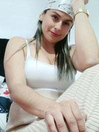 chariss32 avatar