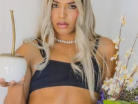 chloe_bronze avatar
