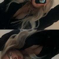elly_blondy avatar