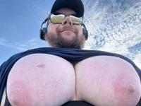 hugemanbreasts avatar