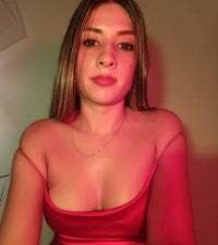 littleblondee avatar