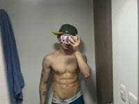 strongManLatino avatar