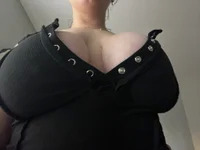 twitchyrose avatar