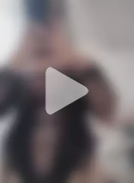 AdelinaJude photo 30