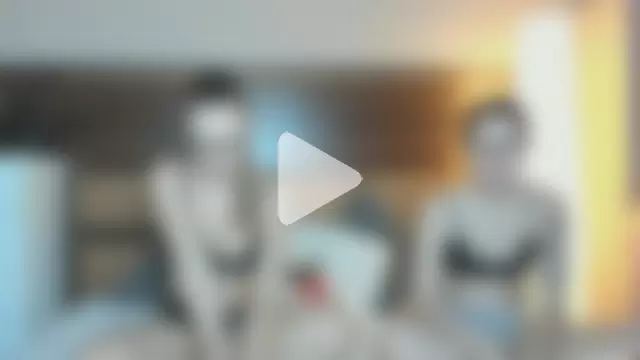 ArianaAndRoxy photo 21