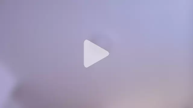 ArianaReynoldss photo 2