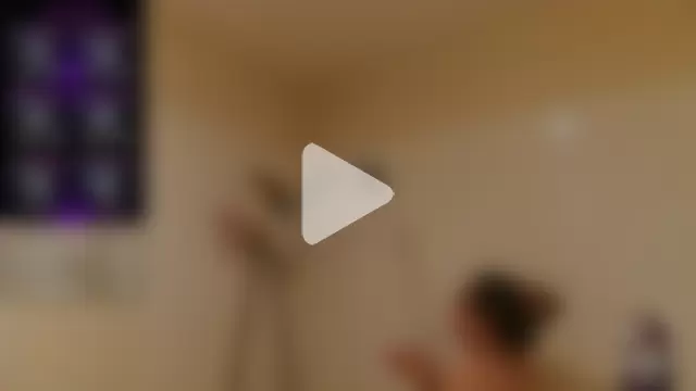 Blondiewithanass photo 18