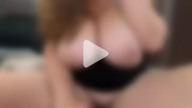 BustySwingingSlut photo 4