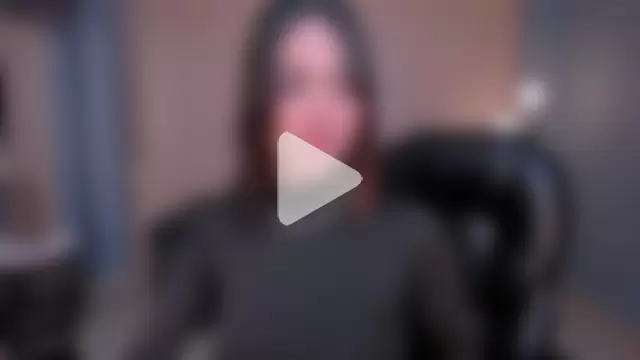 CarolineEvans_x photo 5