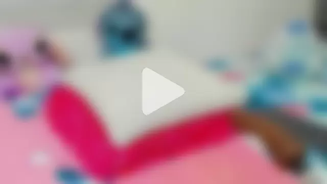 Elizabeth_18_ photo 4