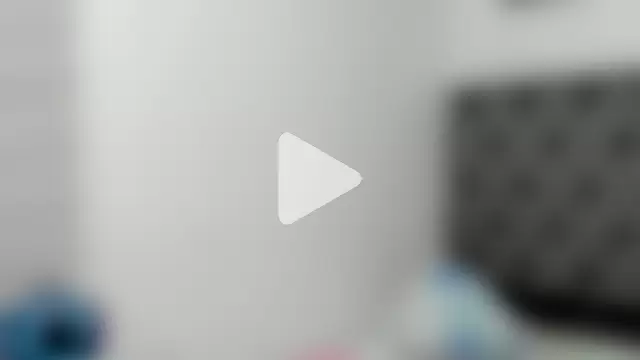 Elizabeth_18_ photo 1