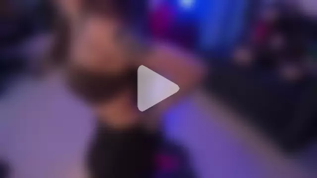 EmmilyClark photo 15