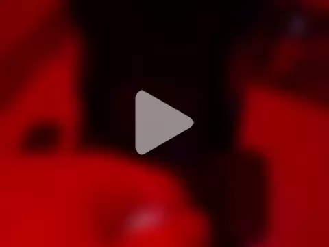 GoldyInRedLights photo 13