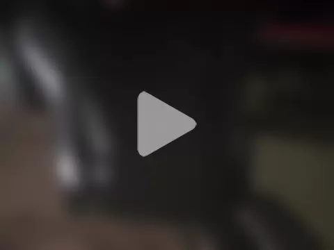 GoldyInRedLights photo 9