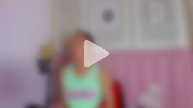 HoollyHendrix photo 2