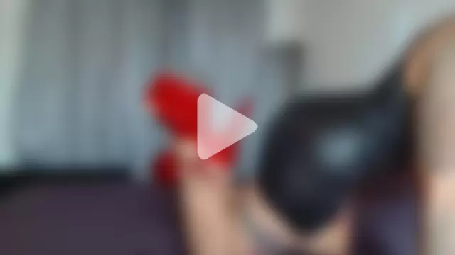 JuliaVegaOff photo 1