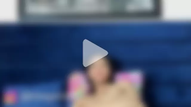 Kloe-squirts photo 26