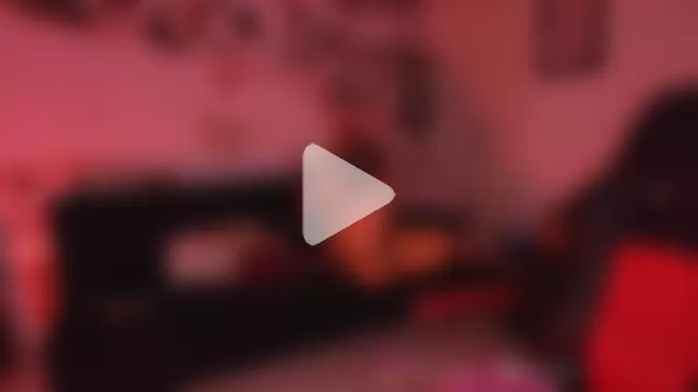 Laura_takint photo 2