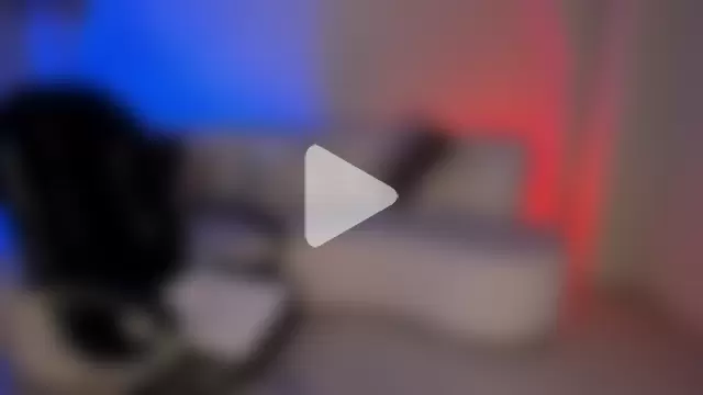 LizzHamilton__ photo 18