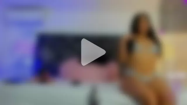 LuciaCollins_ photo 17